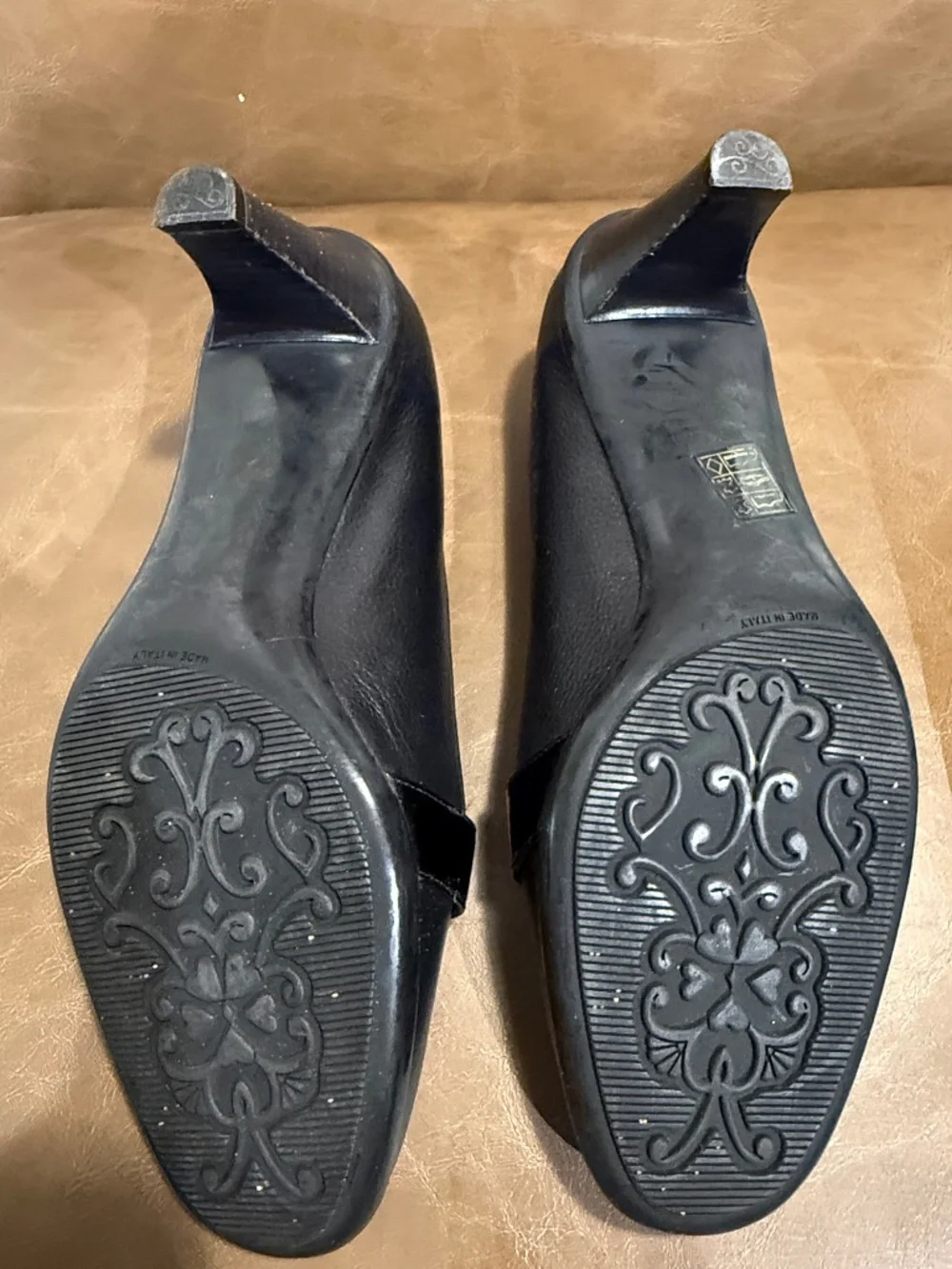 Brighton Italy Leather Heels 9.5 Black Croc Accent Comfort‎ Pumps Career Chic